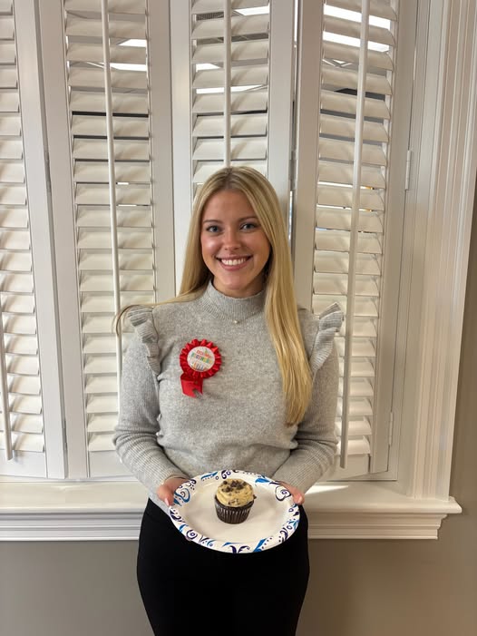 Happy 23rd Birthday, Natalie! Wishing you a fantastic year ahead. Wishing you all the best today!