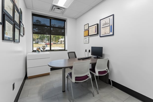 Images Kaaren Vargas, DDS