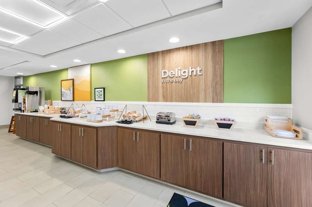 Images Spark by Hilton Tupelo