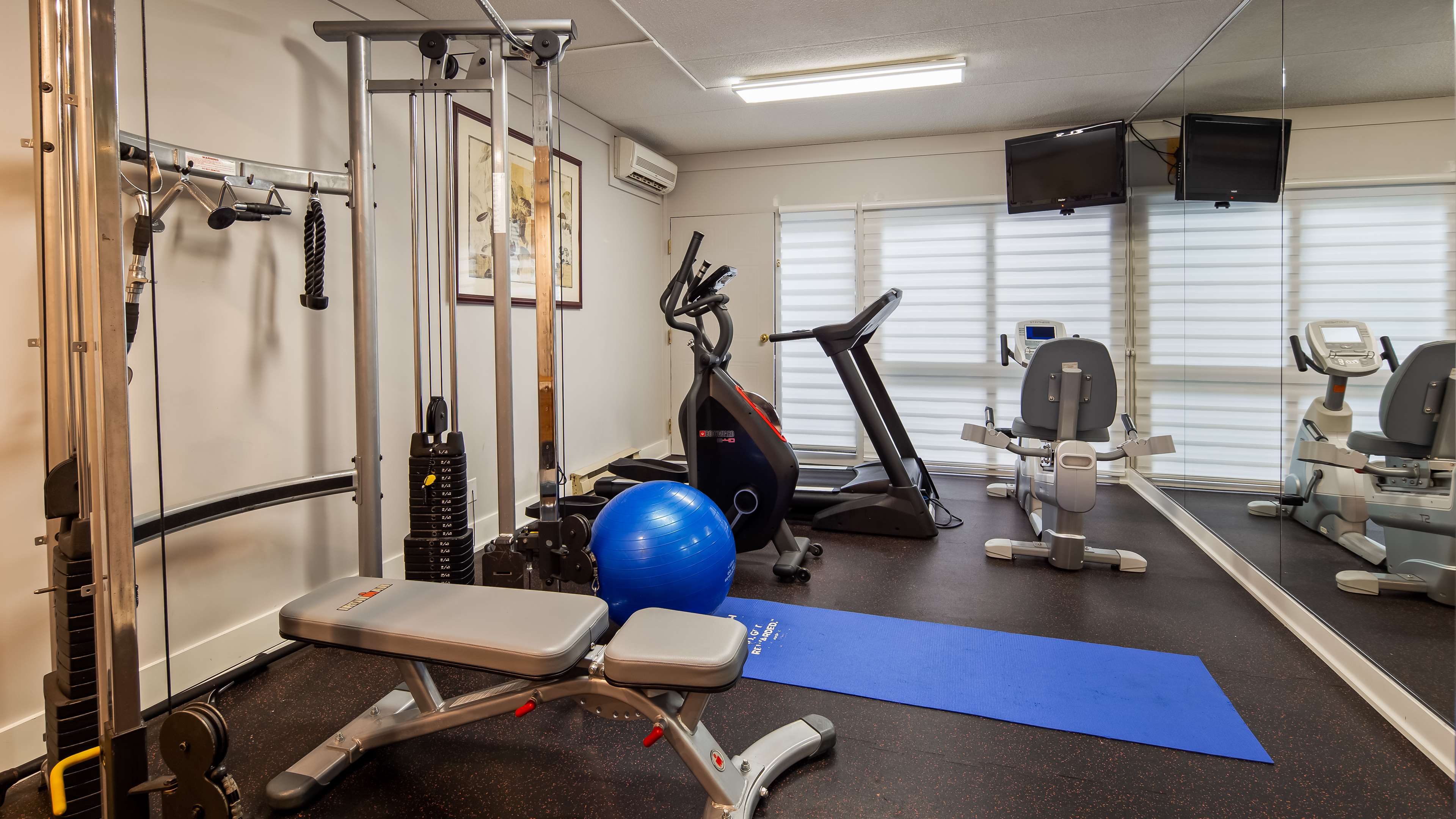 Best Western Laval-Montreal in Laval: Fitness Centre