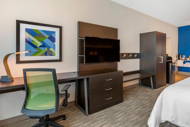 Images Holiday Inn Express & Suites Phoenix Dwtn - State Capitol by IHG