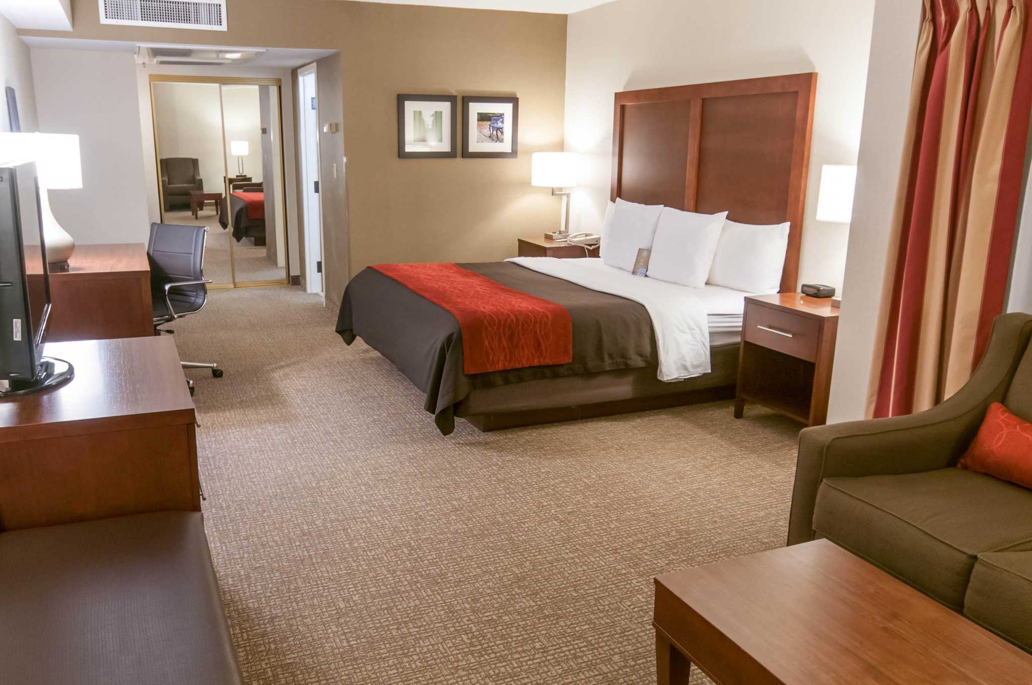 Thb Comfort Suites Stafford Hotel In Stafford