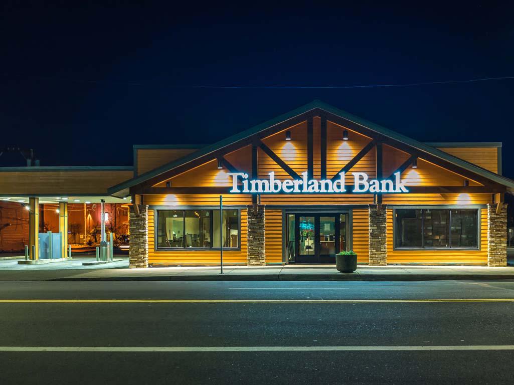 Timberland Bank in Downtown Aberdeen at Night