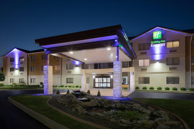 Images Holiday Inn Express Louisville Northeast by IHG