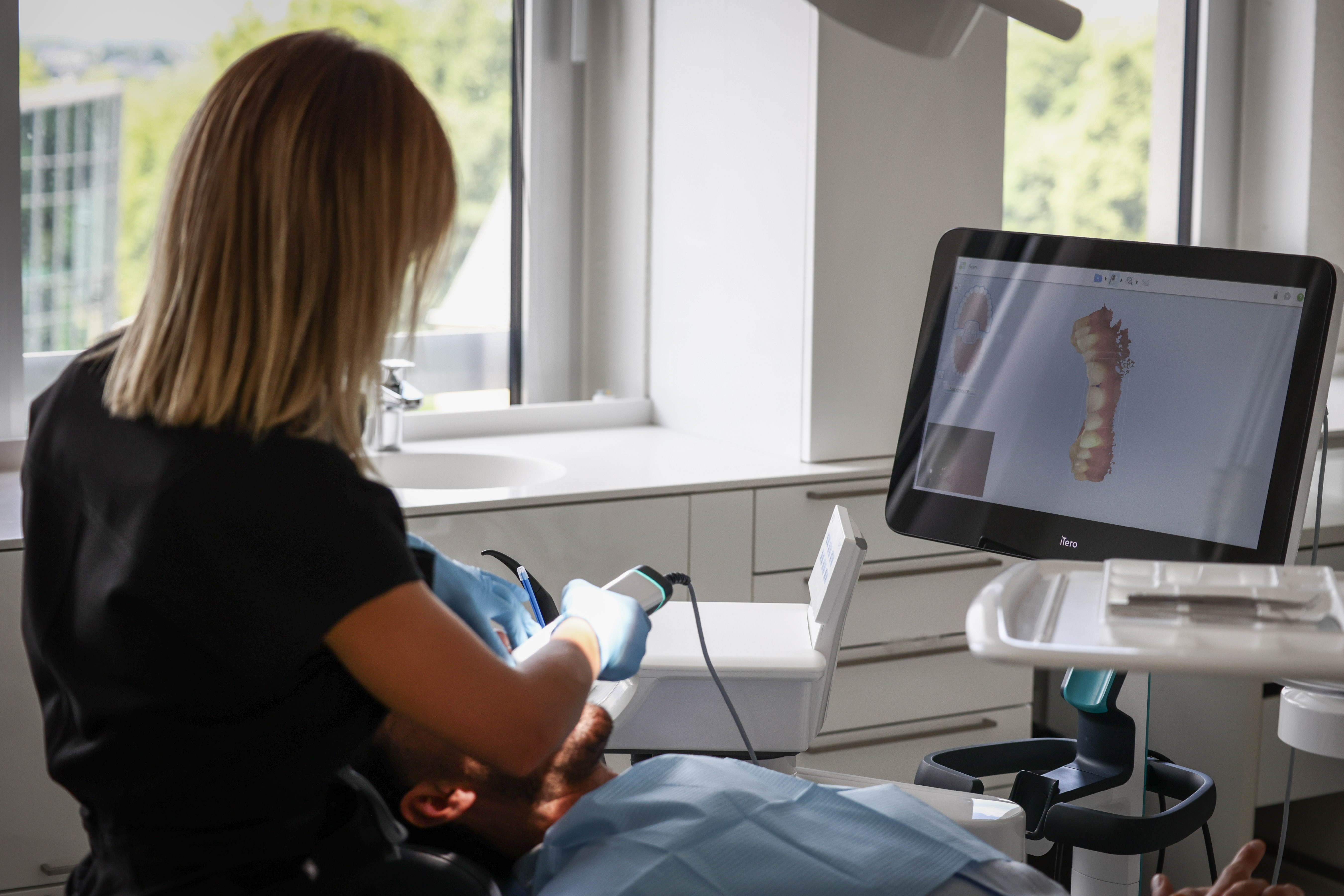 Images Dr DUCROCQ Camille dentiste