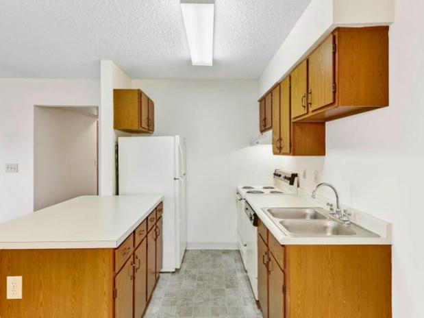 Images Waterford Apts