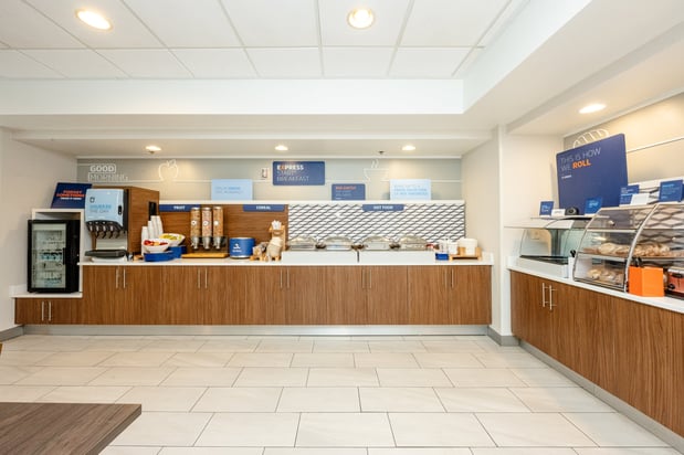 Images Holiday Inn Express & Suites Charleston-Ashley Phosphate by IHG