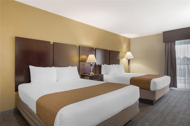 Images Best Western Plus Plaza by the Green