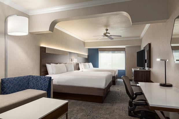Images Holiday Inn Express & Suites Bakersfield Central by IHG