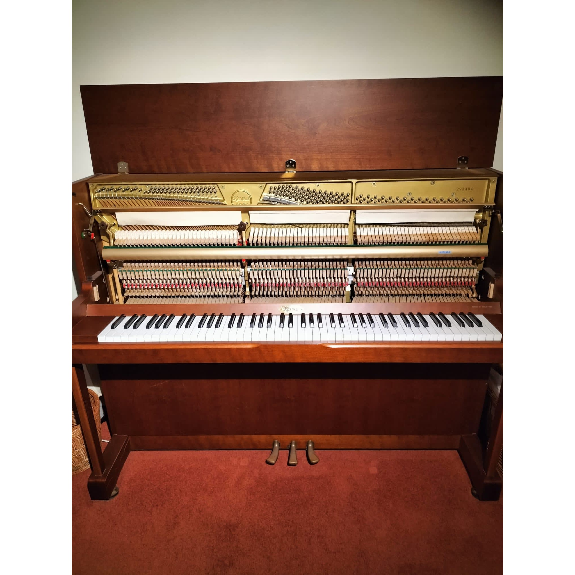 Howard Smith Piano Tuning & Repairs Logo