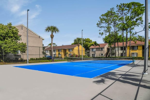 Images Liv at Winter Park Apartment Homes
