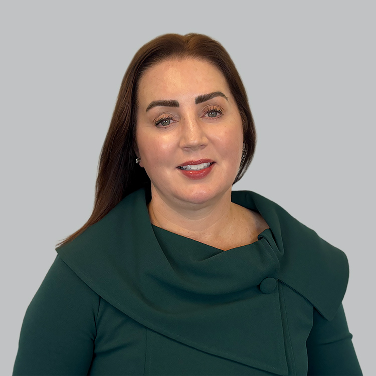 Headshot of Anjanette Nickoloff, a wealth advisor at Chase