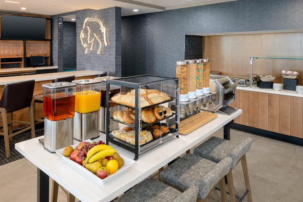 Images Hilton Garden Inn Buffalo Airport