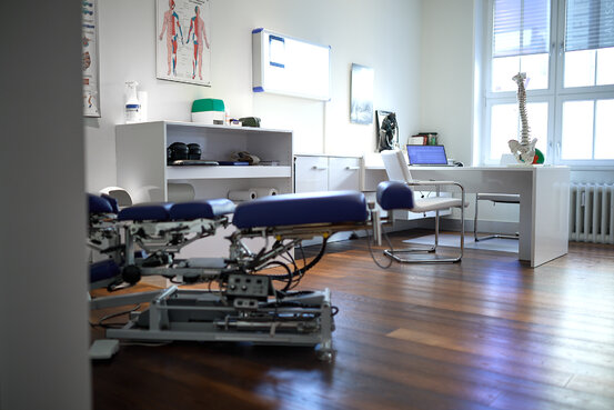 Chiropraktik & Osteopathie München | Dr. Thiele, Weinstraße 4 in München