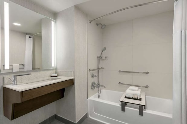 Images Embassy Suites by Hilton Los Angeles Downey