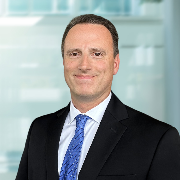 Headshot of Brett Martin, a wealth advisor at Chase