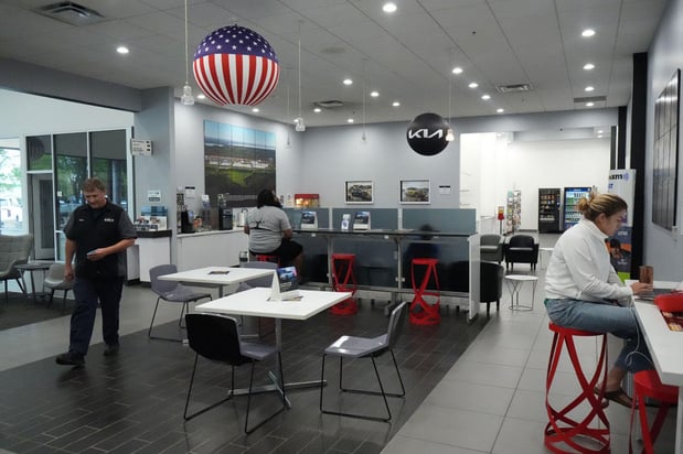 Images Russ Darrow Kia of Madison Service Center