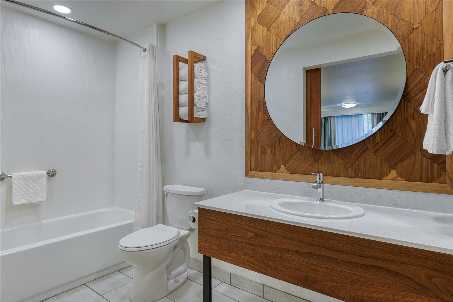 Double Queen Guest Bathroom