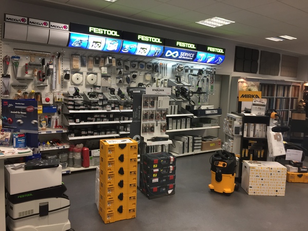Standortbild Innenraum Lager, MEGA eG Berlin-Charlottenburg, Großhandel für Maler, Bodenleger und Stuckateure
