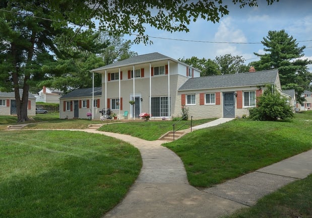 Images Greenville on 141 Apartments & Townhomes