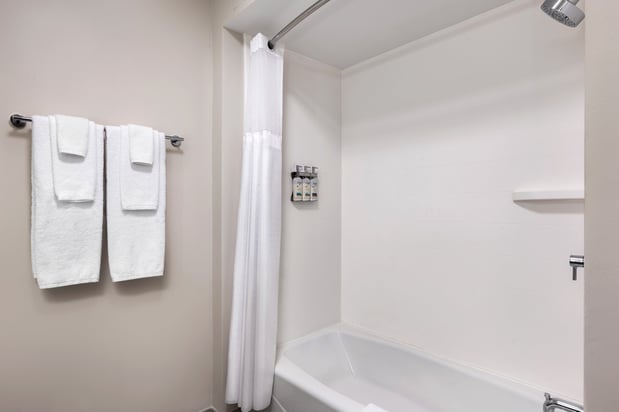 Images Holiday Inn Express & Suites Pittsfield-Lenox-Berkshires by IHG