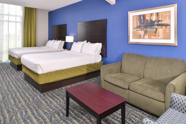 Images Holiday Inn Express & Suites San Antonio South by IHG