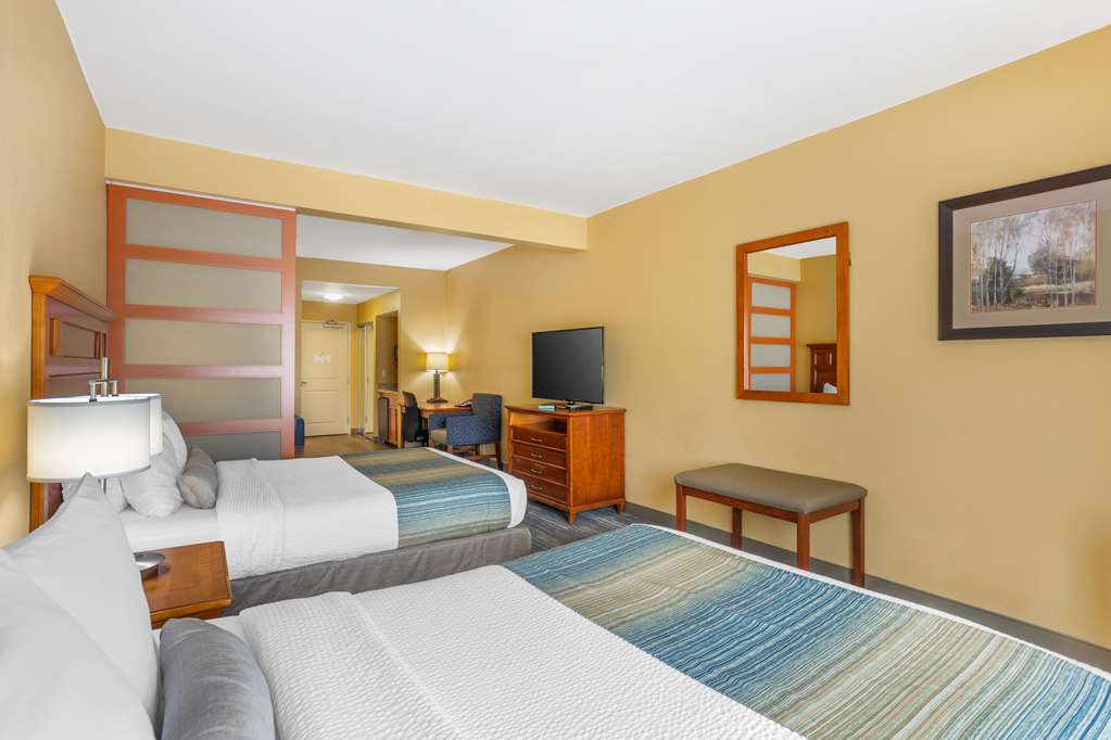 2 Queen Suite