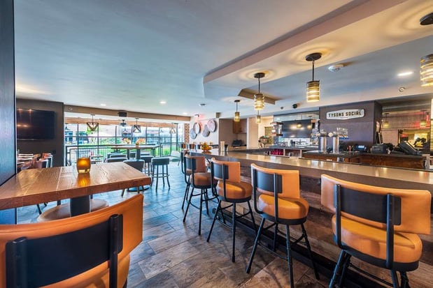 Images DoubleTree by Hilton McLean Tysons