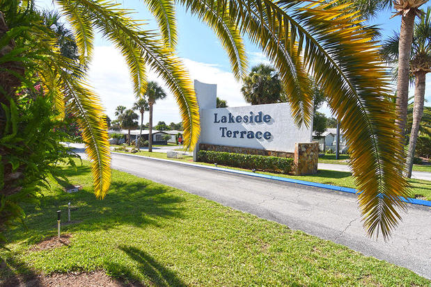 Images Lakeside Terrace