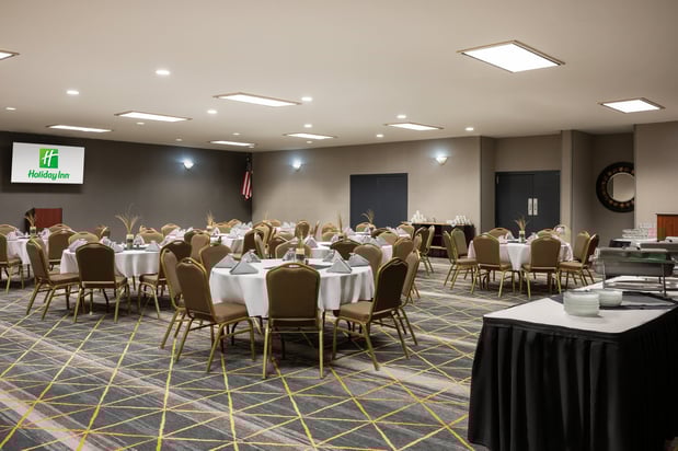 Images Holiday Inn Ontario by IHG
