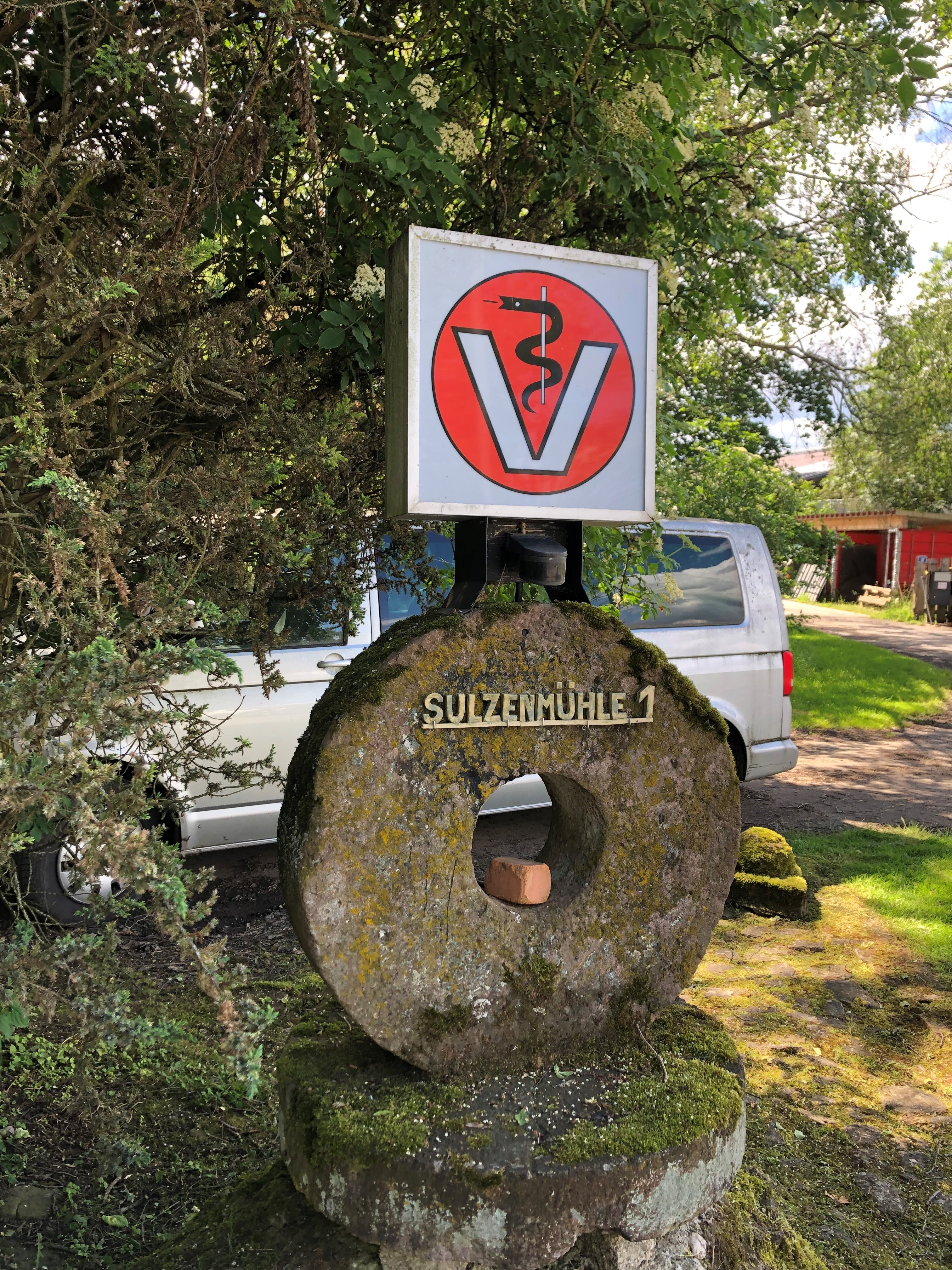 Dr. med. vet. Mathias Roth Tierarzt in Hofheim in Unterfranken - Logo