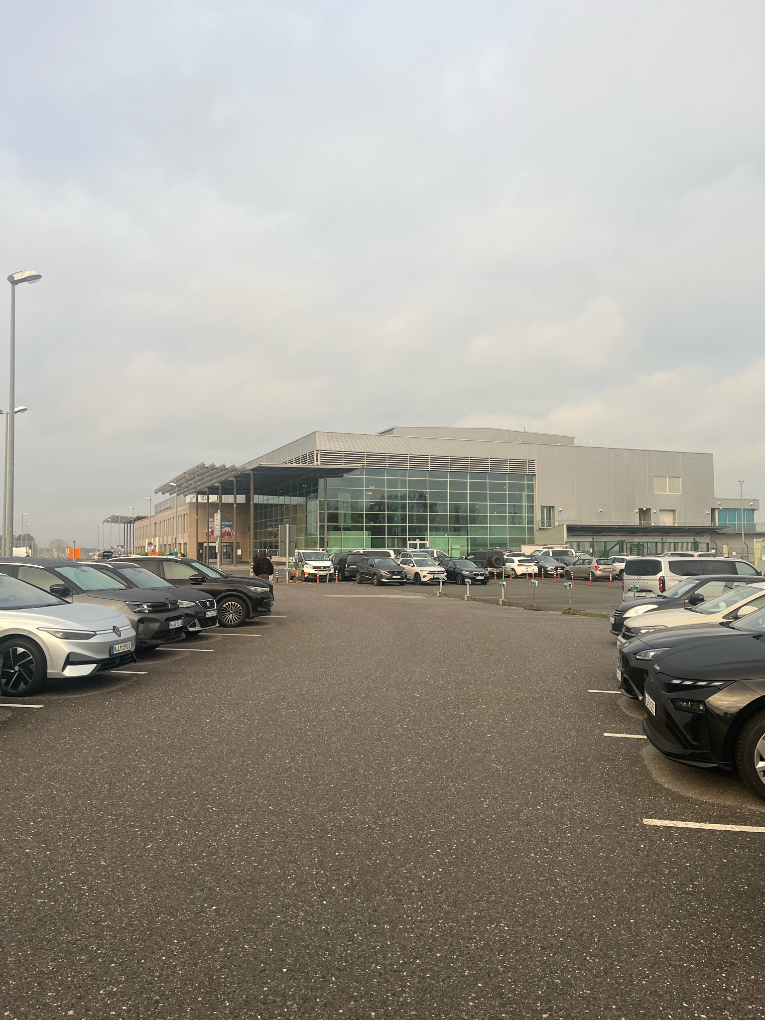 SIXT Autovermietung Weeze/Niederrhein Flughafen, Flughafen-Ring 1 in Weeze
