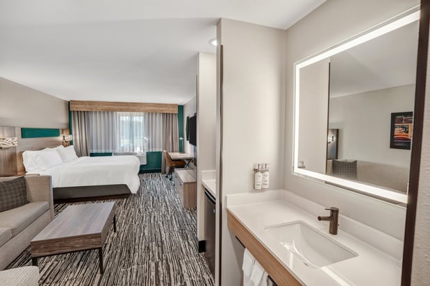 Images Holiday Inn Express & Suites Hayward by IHG
