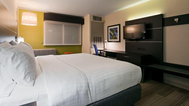 Images Holiday Inn Express & Suites Everett by IHG
