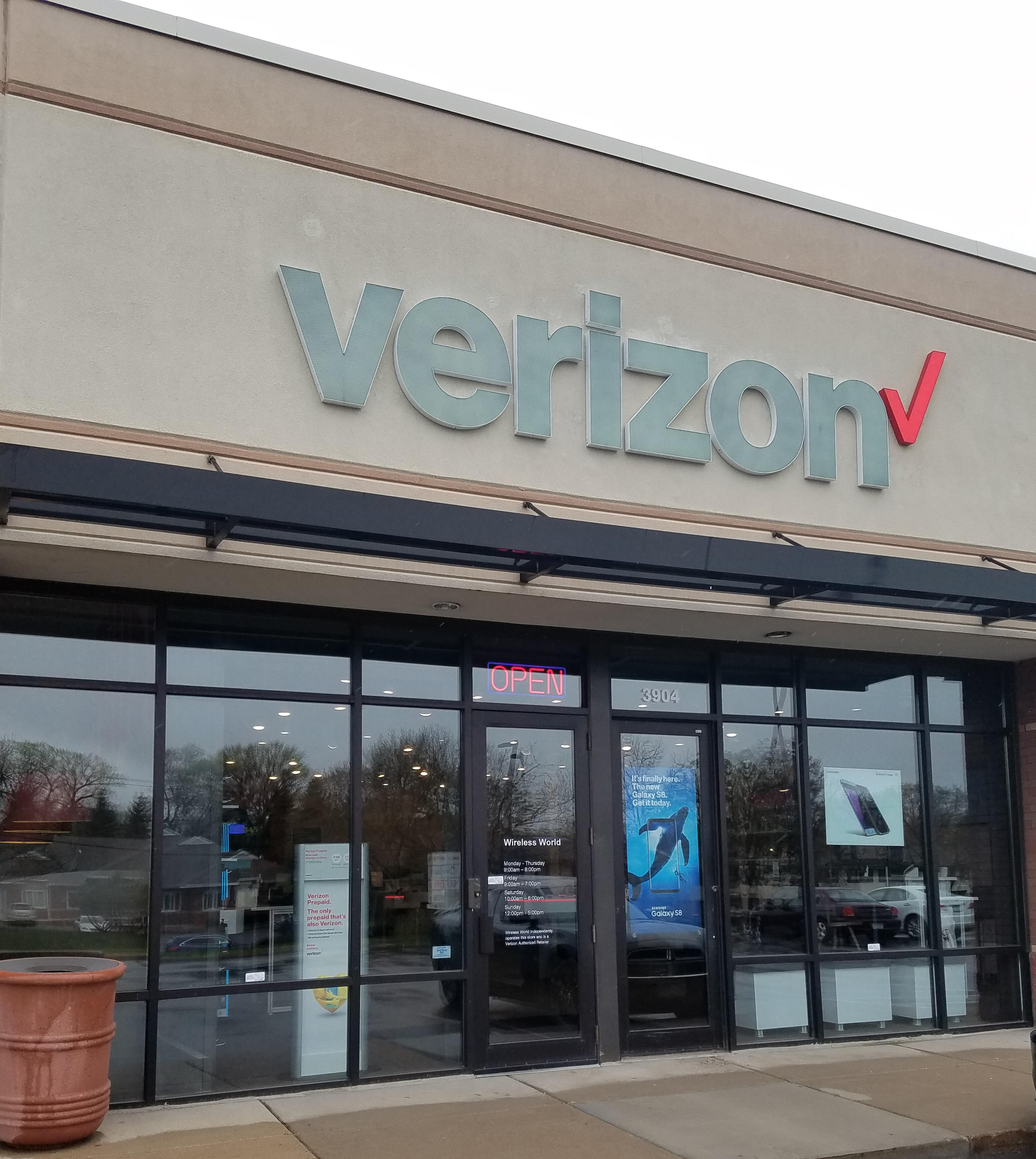 Verizon Authorized Retailer - Wireless World Minneapolis (612)788-2905