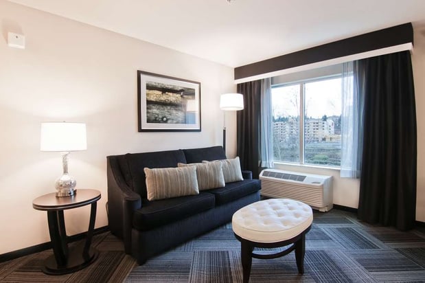 Images Hampton Inn & Suites Bellevue Downtown-Seattle