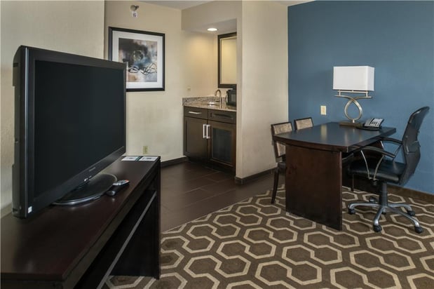 Images Embassy Suites by Hilton St. Louis Airport