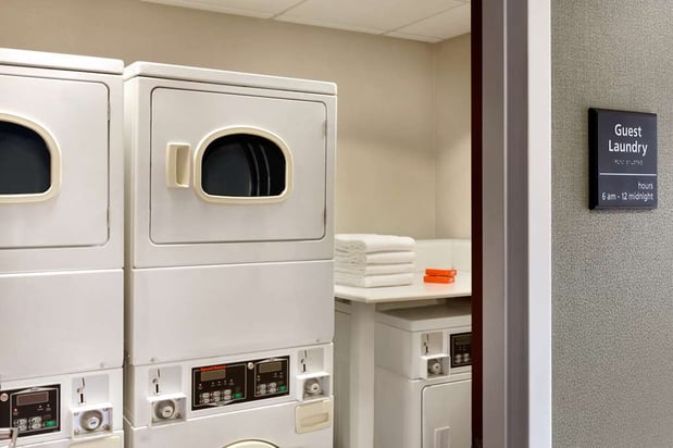 Images Hampton Inn & Suites Manchester-Bedford