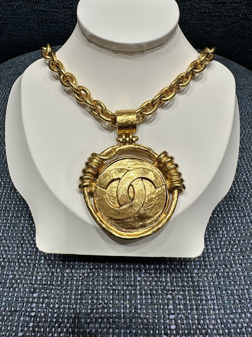 Images KOMEHYO（コメ兵）買取センタークリスタ長堀