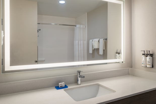 Images Holiday Inn Express & Suites Midwest City by IHG