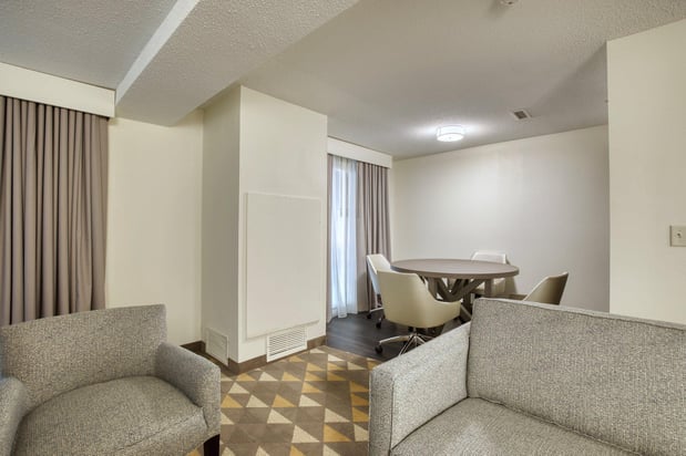 Images Holiday Inn & Suites Madison West - Middleton by IHG
