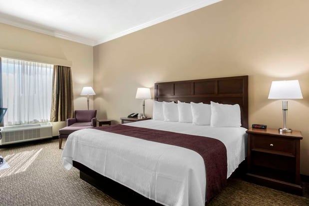 Images Best Western Plus Grapevine Inn