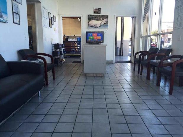 Images Purrfect Auto Service - Lake Forest