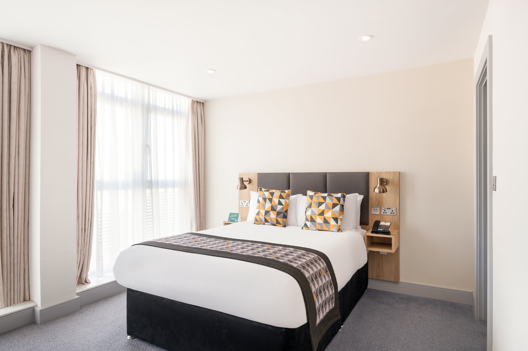 Images Holiday Inn Birmingham City Centre by IHG