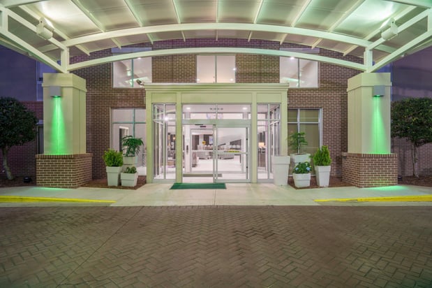 Images Holiday Inn Atlanta/Roswell by IHG