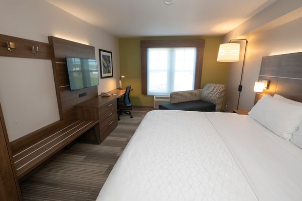 Images Holiday Inn Express & Suites Iron Mountain by IHG