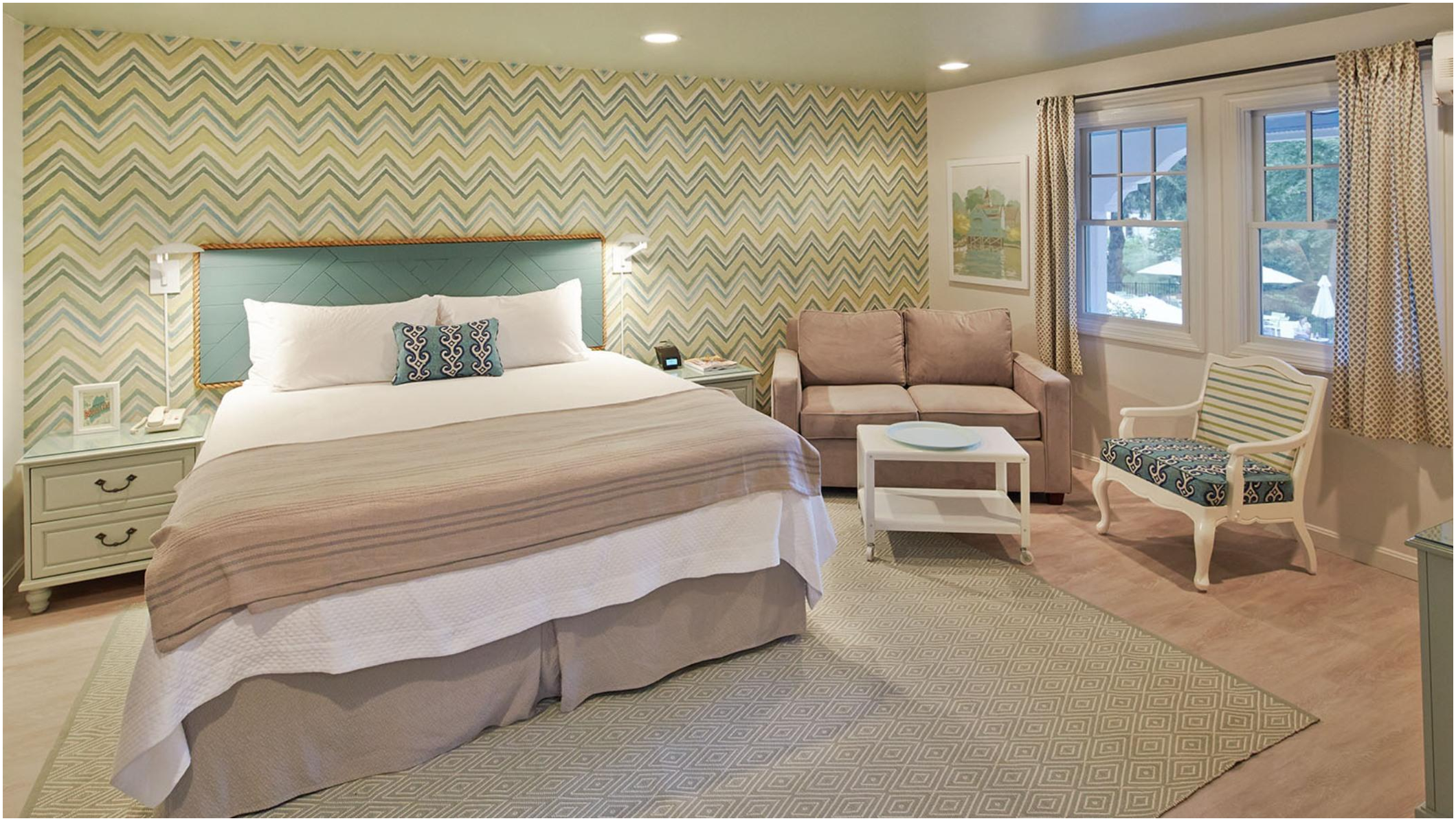 The Lodge On The Cove Logo