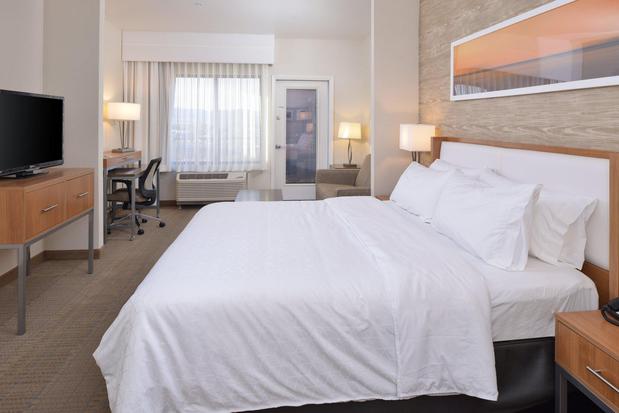 Images Holiday Inn Express & Suites Pocatello by IHG