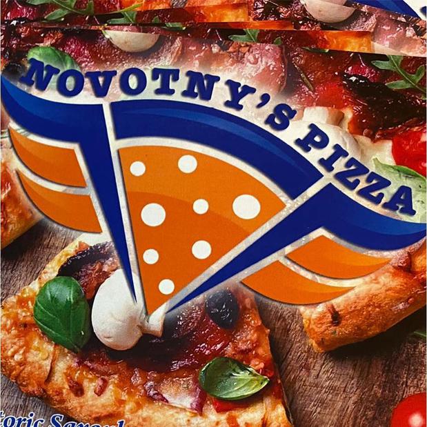 Novotnys Pizza Inc Logo