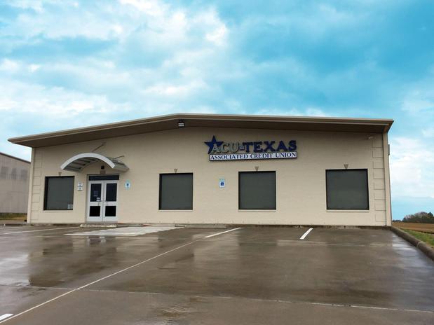 Images Associated Credit Union of Texas - Brenham
